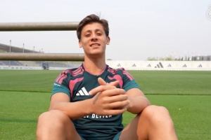 居莱尔：与传奇教头穆帅共事是难得机会，赛场之外他待人也很坦诚